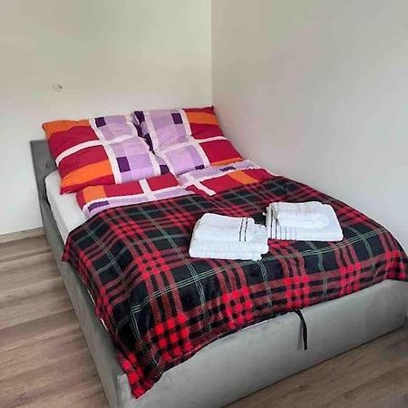 Ferienwohnung Outletcity Metzingen Metzingen  Exteriör bild